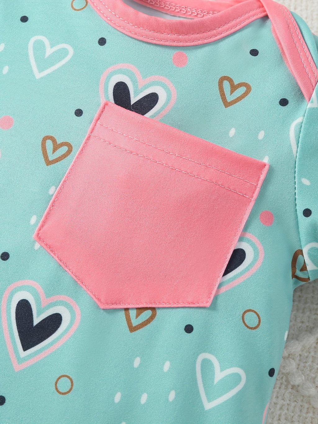 9-Pack Baby Girl Footed Jumpsuit Set – Long Sleeve Love Hearts Design with Bunny Hats & Bibs – Stylish & Comfy Outdoor Wear for Infants